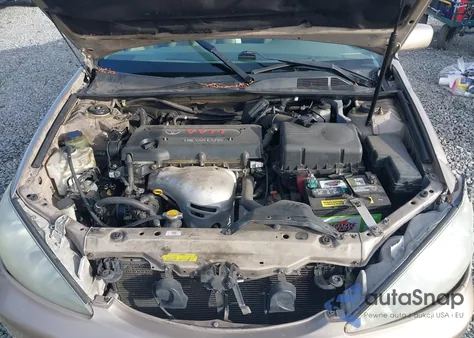 2005 Toyota Camry Le z USA, uszkodzony, nr VIN 4T1BE32K85U080394